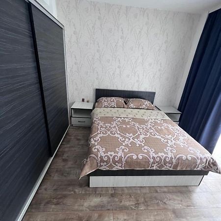 Ferienwohnung Nesta Apartament Fălticeni Exterior foto