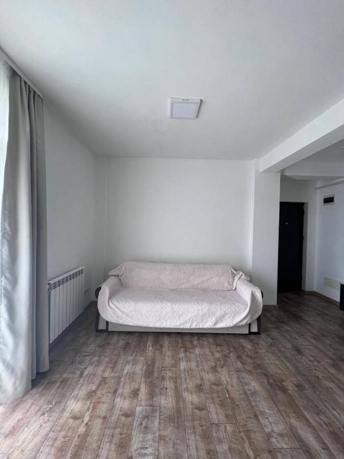Ferienwohnung Nesta Apartament Fălticeni Exterior foto